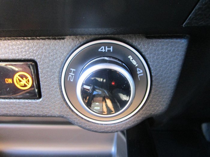 2025 Isuzu D-MAX BLADE