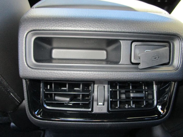 2025 Isuzu D-MAX BLADE