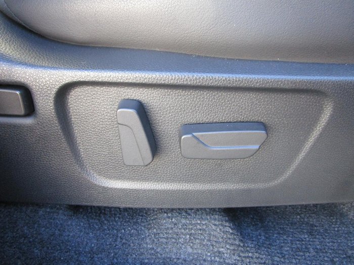 2025 Isuzu D-MAX BLADE