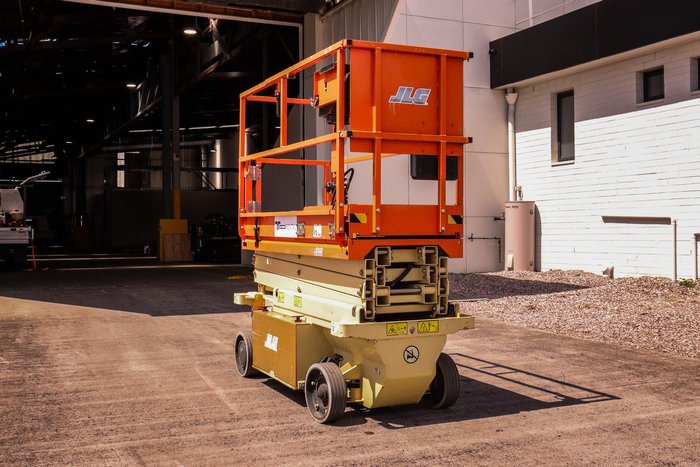2017 JLG R6 Electric Scissor Lift Orange
