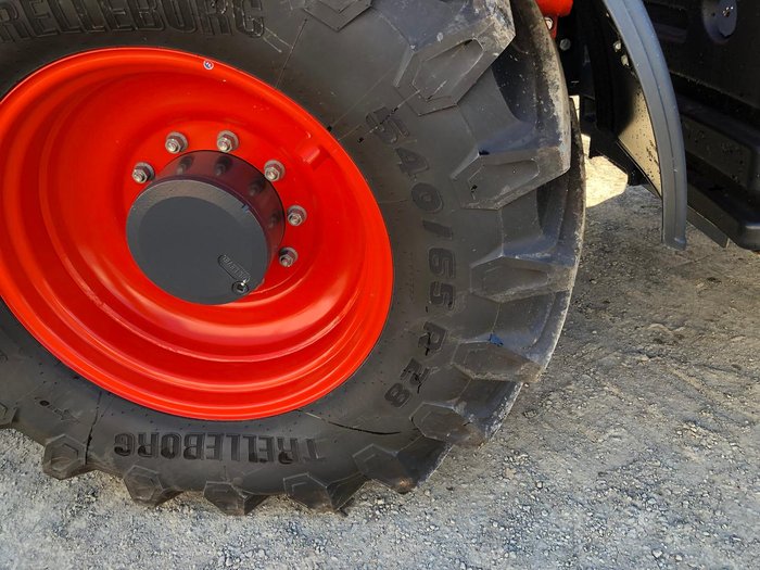 0 Kubota M7-132S-50-T2 Std 50K Deluxe Fel Stock Unit Price Drop Orange