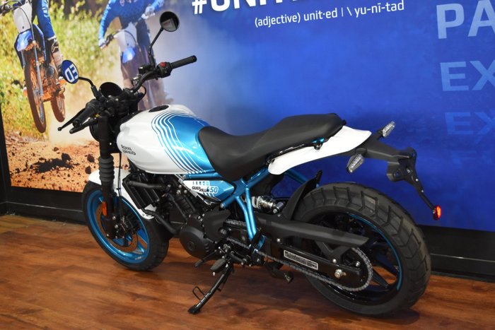 2025 Royal Enfield GUERILLA 450 Blue