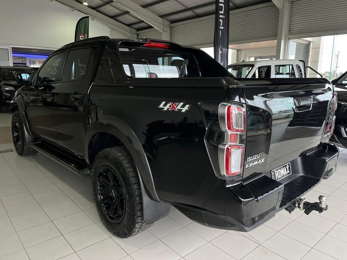 2022 Isuzu D-MAX X-TERRAIN MY23 4X4 Dual Range Basalt Black