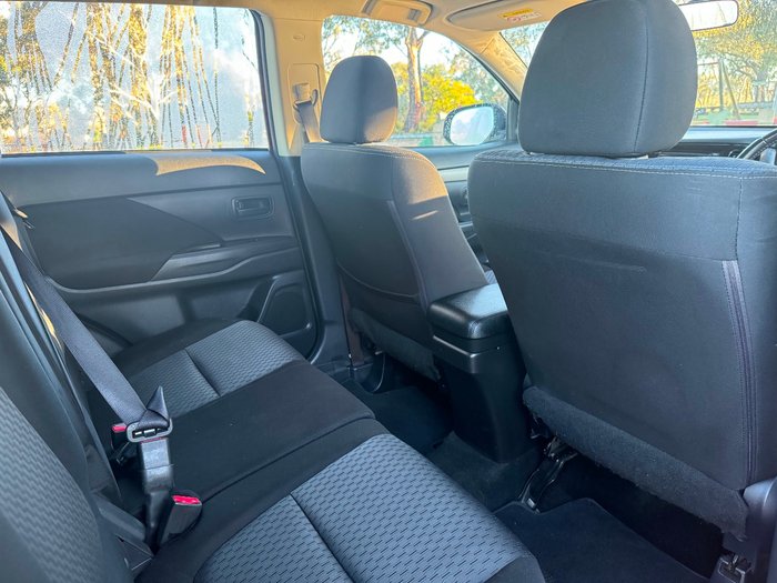 2013 Mitsubishi Outlander ES