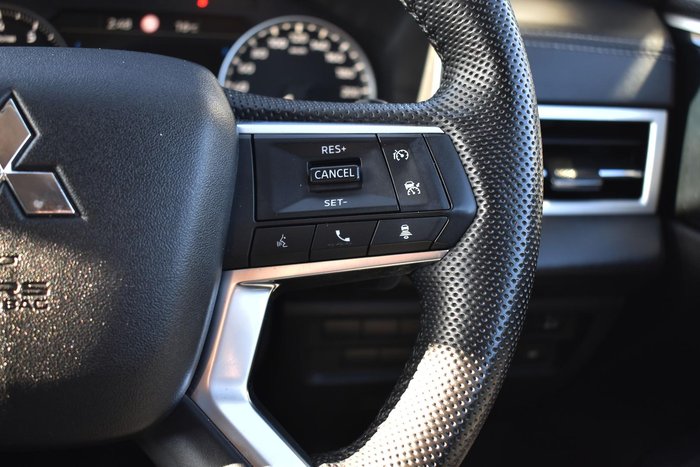 2023 Mitsubishi Outlander LS ZM MY23 White