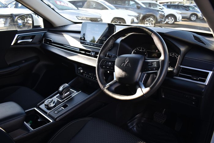2023 Mitsubishi Outlander LS ZM MY23 White