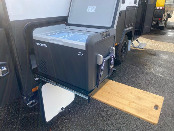 2025 JB Caravans 16' Gator Off Road Hybrid Save $29,510 Was $119,500