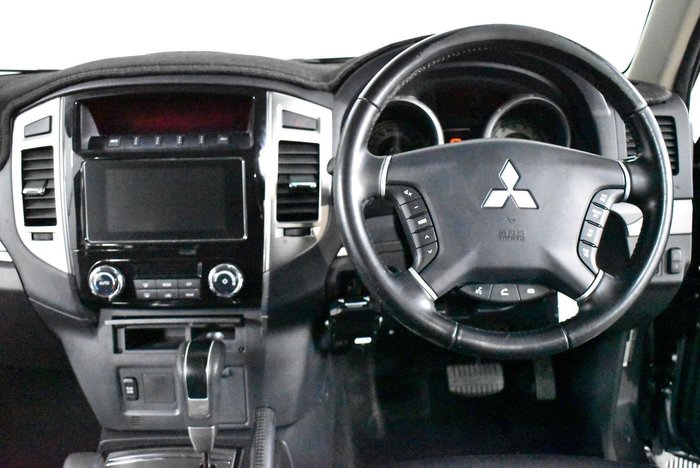 2017 Mitsubishi Pajero GLX