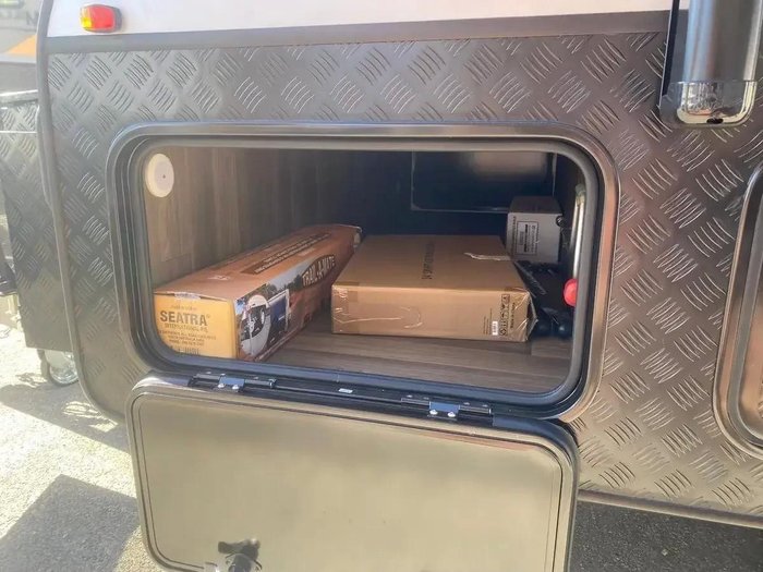 2025 Millard 2025 Millard Mflow X-Rider 14'9 Rear Door Cafe