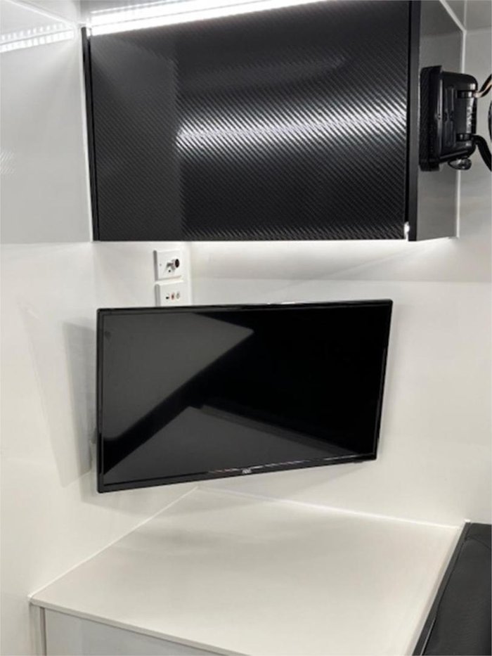 2021 Zone RV SUMMIT Black