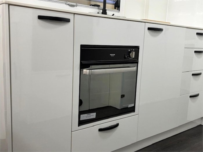 2021 Zone RV SUMMIT Rear Club Lounge & Centre Bathroom Black