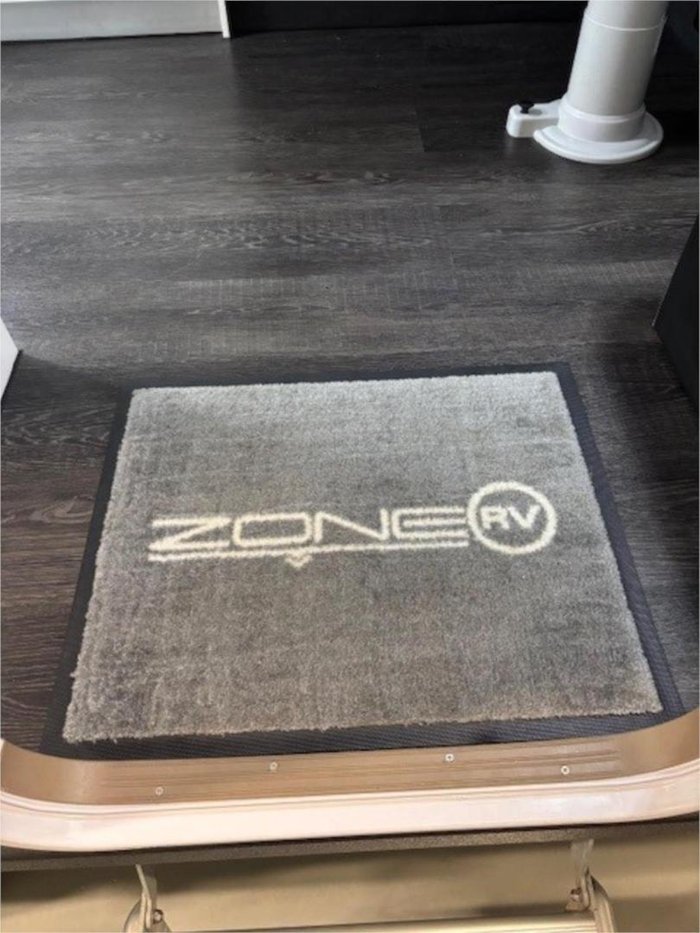 2021 Zone RV SUMMIT Black