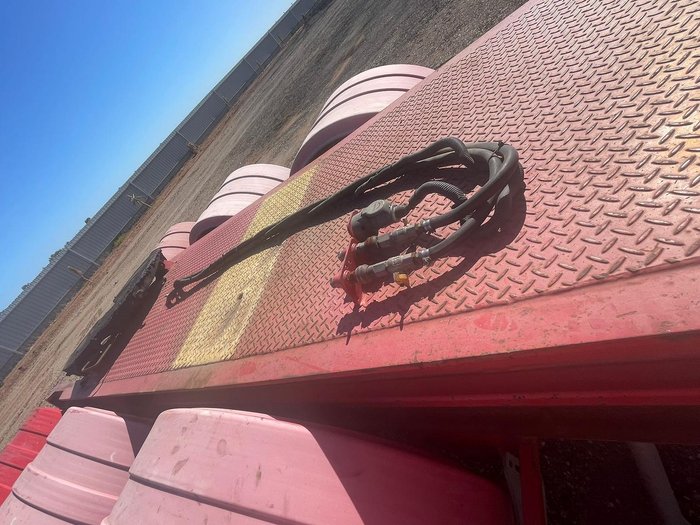 2010 Maxitrans Retractable Triaxle Skel Lead Trailer