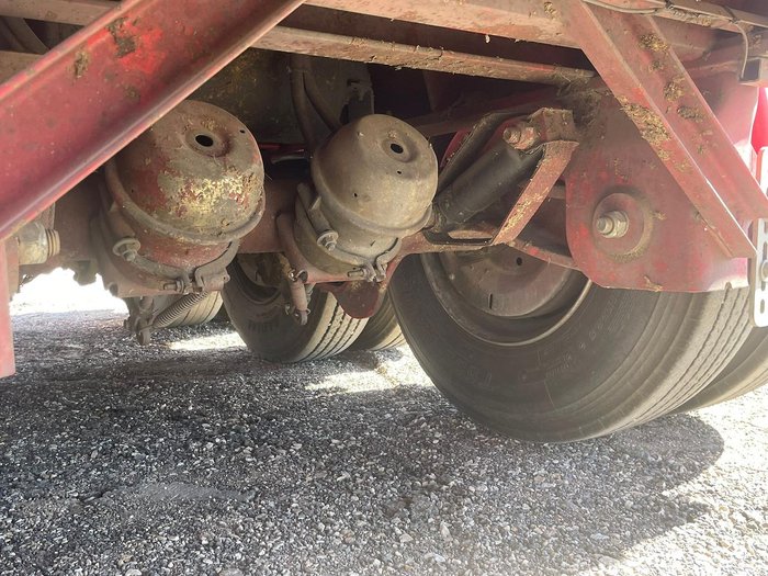 2010 Maxitrans Retractable Triaxle Skel Lead Trailer