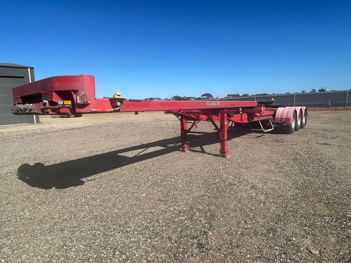 2010 Maxitrans Retractable Triaxle Skel Lead Trailer