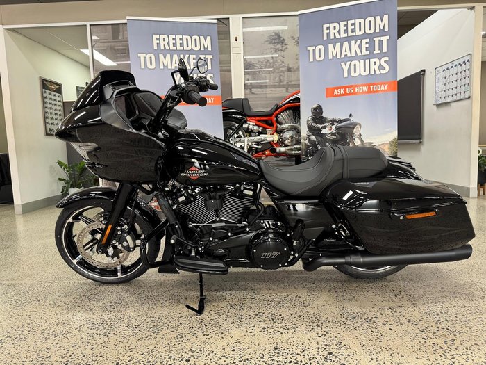 2025 Harley-Davidson Road Glide 117 (FLTRX) Touring Black