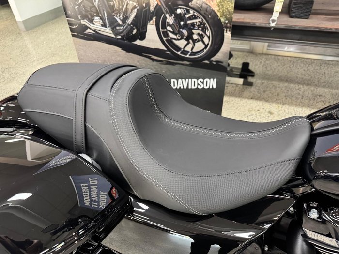 2025 Harley-Davidson Road Glide 117 (FLTRX) Touring Black