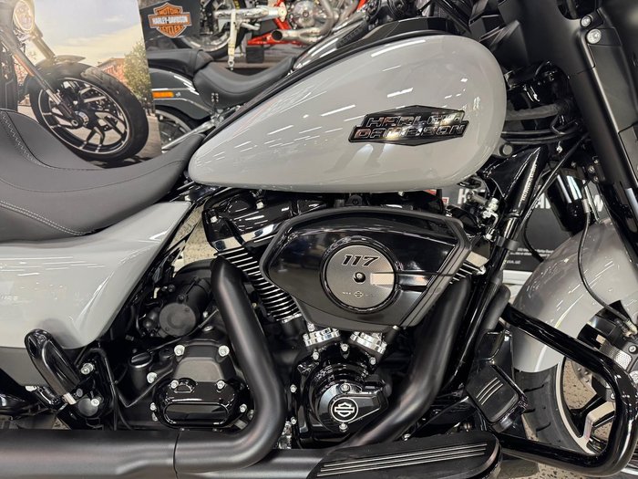 2025 Harley-Davidson Street Glide 117 (FLHX) Touring Grey
