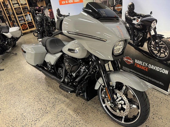 2025 Harley-Davidson Street Glide 117 (FLHX) Touring Grey
