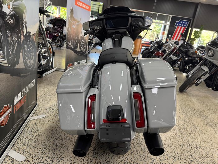 2025 Harley-Davidson Street Glide 117 (FLHX) Touring Grey