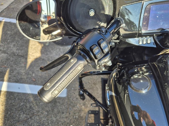 2021 Harley-Davidson Street Glide Special 114 (FLHXS) Touring Black