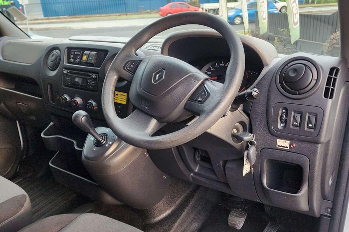 2017 Renault Master X62 Glacier White