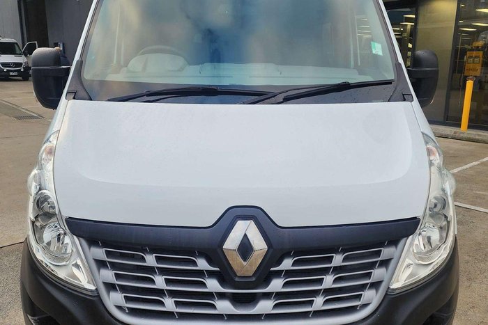 2017 Renault Master X62 Glacier White