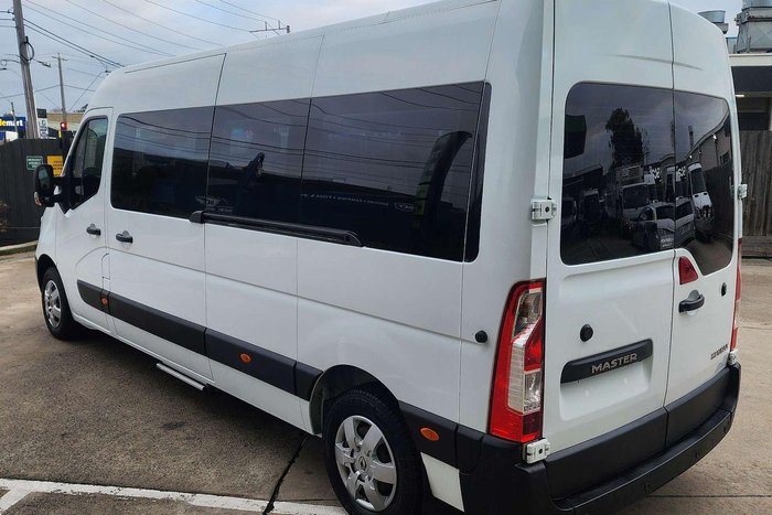 2017 Renault Master X62 Glacier White