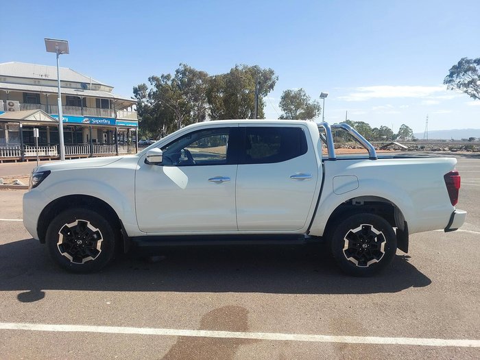 2025 Nissan Navara ST-X