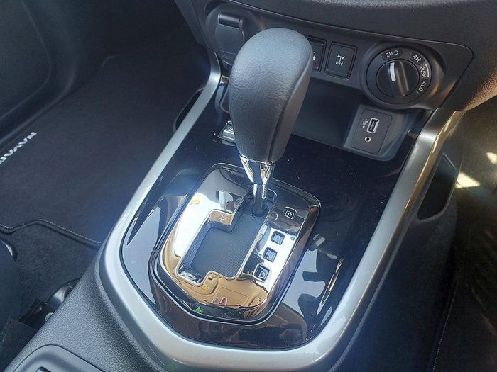 2025 Nissan Navara ST-X