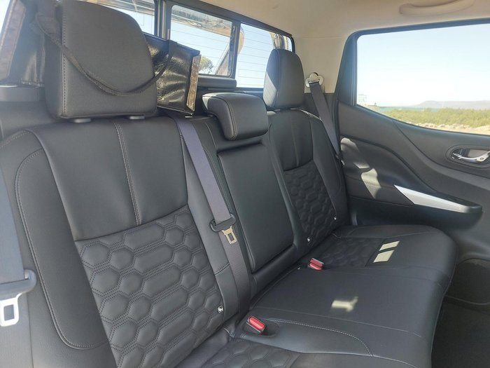 2025 Nissan Navara ST-X