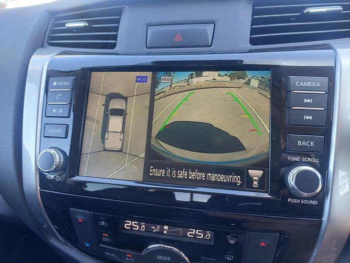 2025 Nissan Navara ST-X