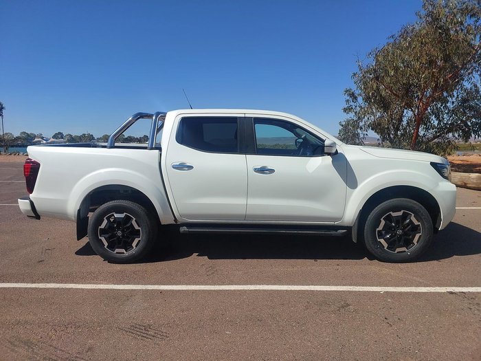 2025 Nissan Navara ST-X
