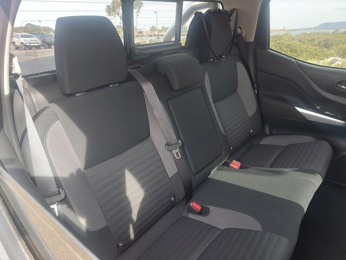 2024 Nissan Navara ST