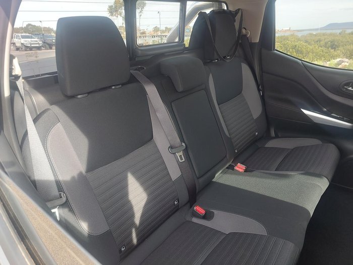 2024 Nissan Navara ST