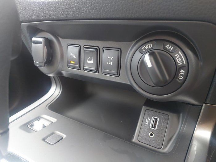 2024 Nissan Navara ST