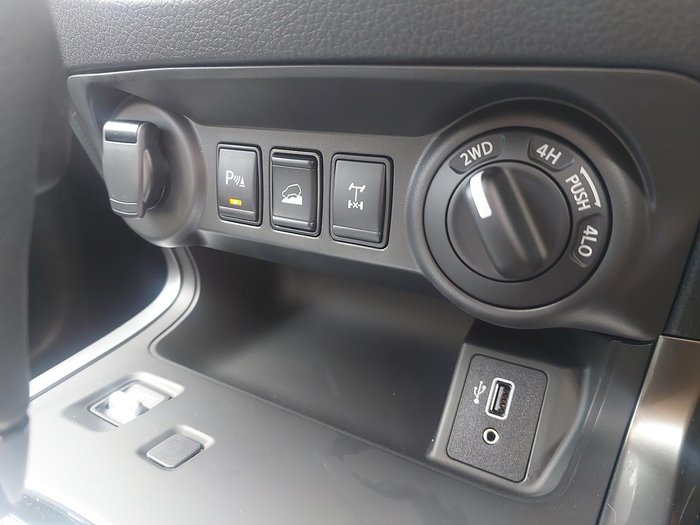 2024 Nissan Navara ST