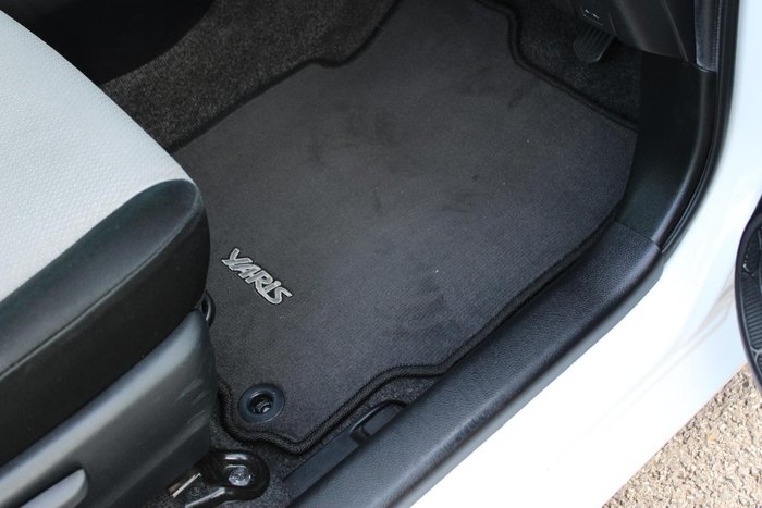2012 Toyota Yaris YR NCP130R Glacier White