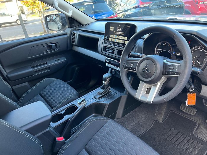 2025 Mitsubishi Triton GLX-R