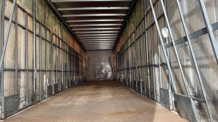 2014 Maxi Trans 24P Straight Curtain Sider White