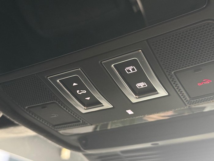 2025 Land Rover Range Rover Evoque P300e Autobiography