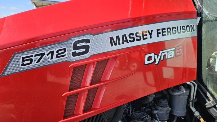 2022 Massey Ferguson 5712S Red