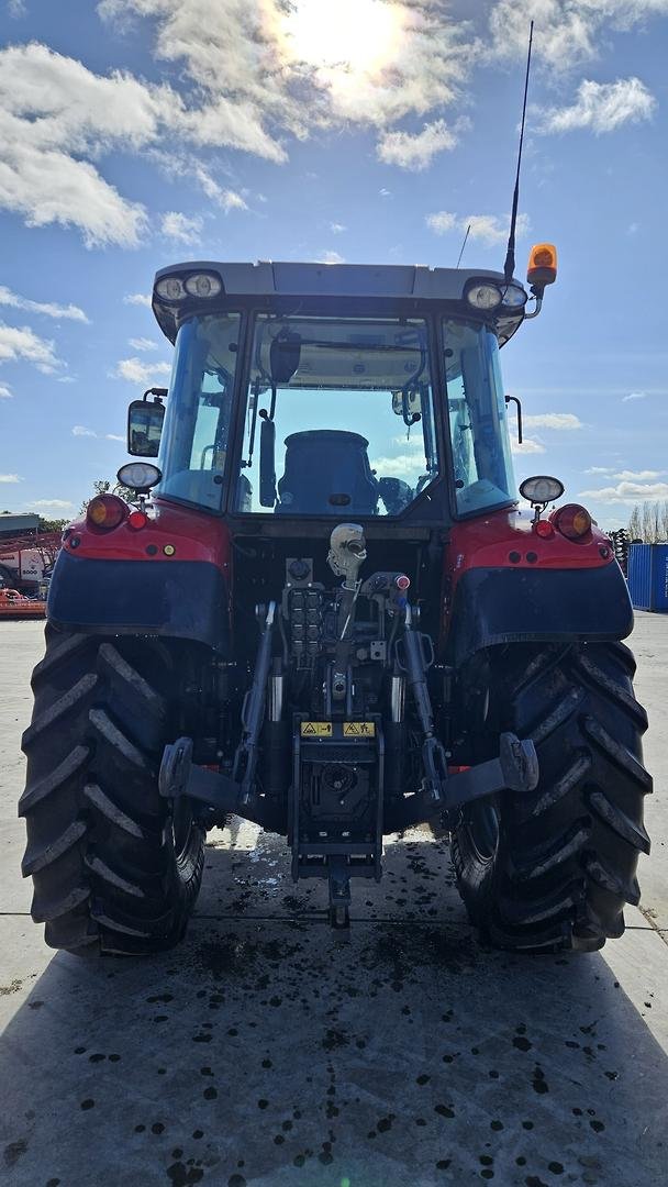 2022 Massey Ferguson 5712S Red