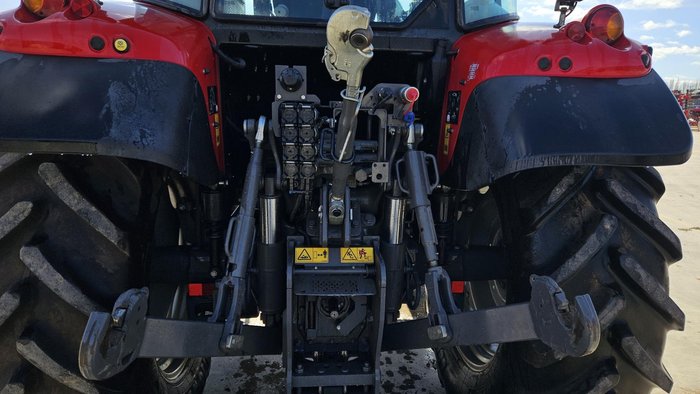 2022 Massey Ferguson 5712S Red