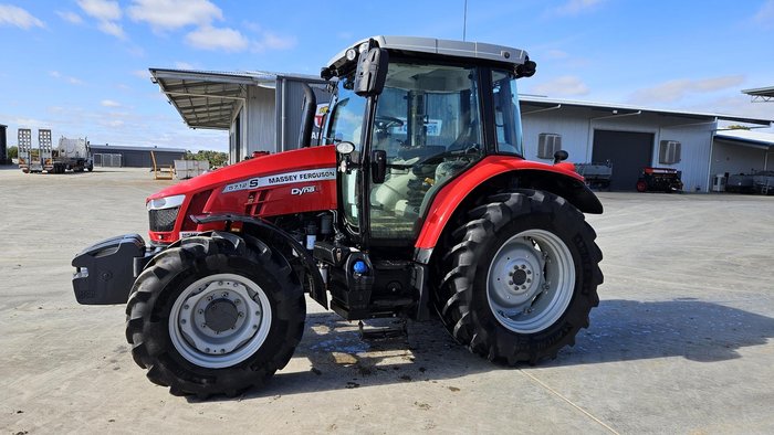 2022 Massey Ferguson 5712S Red