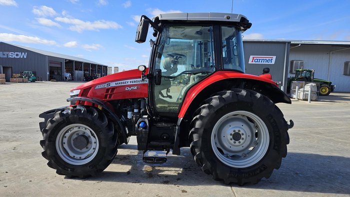 2022 Massey Ferguson 5712S Red