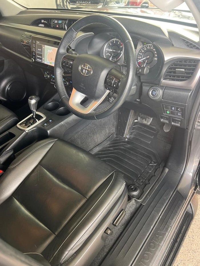 2020 Toyota Hilux SR5