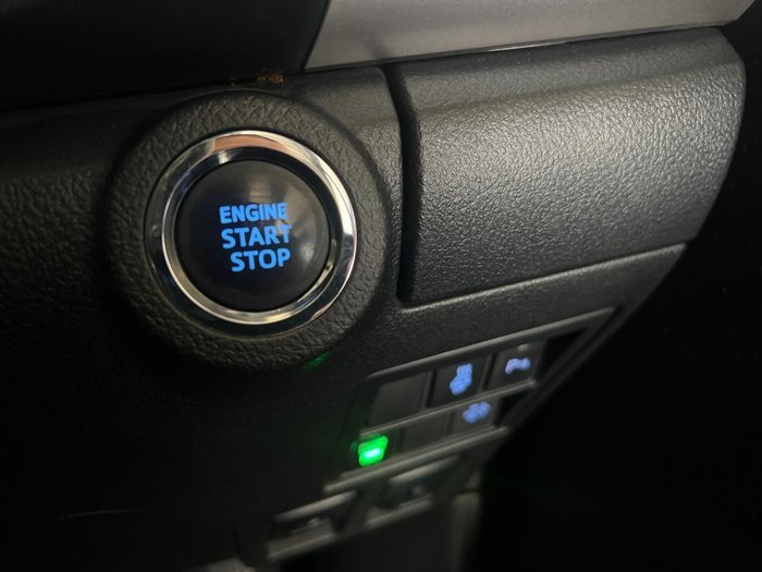 2020 Toyota Hilux SR5