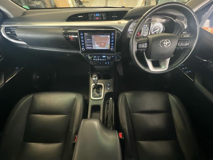 2020 Toyota Hilux SR5
