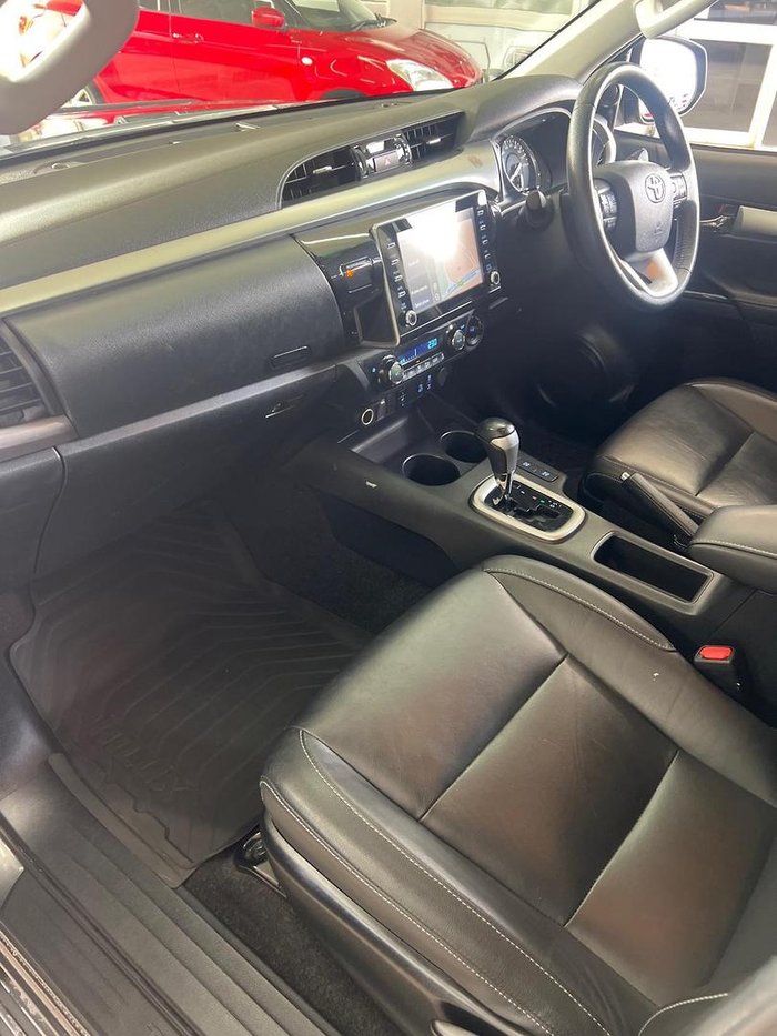 2020 Toyota Hilux SR5